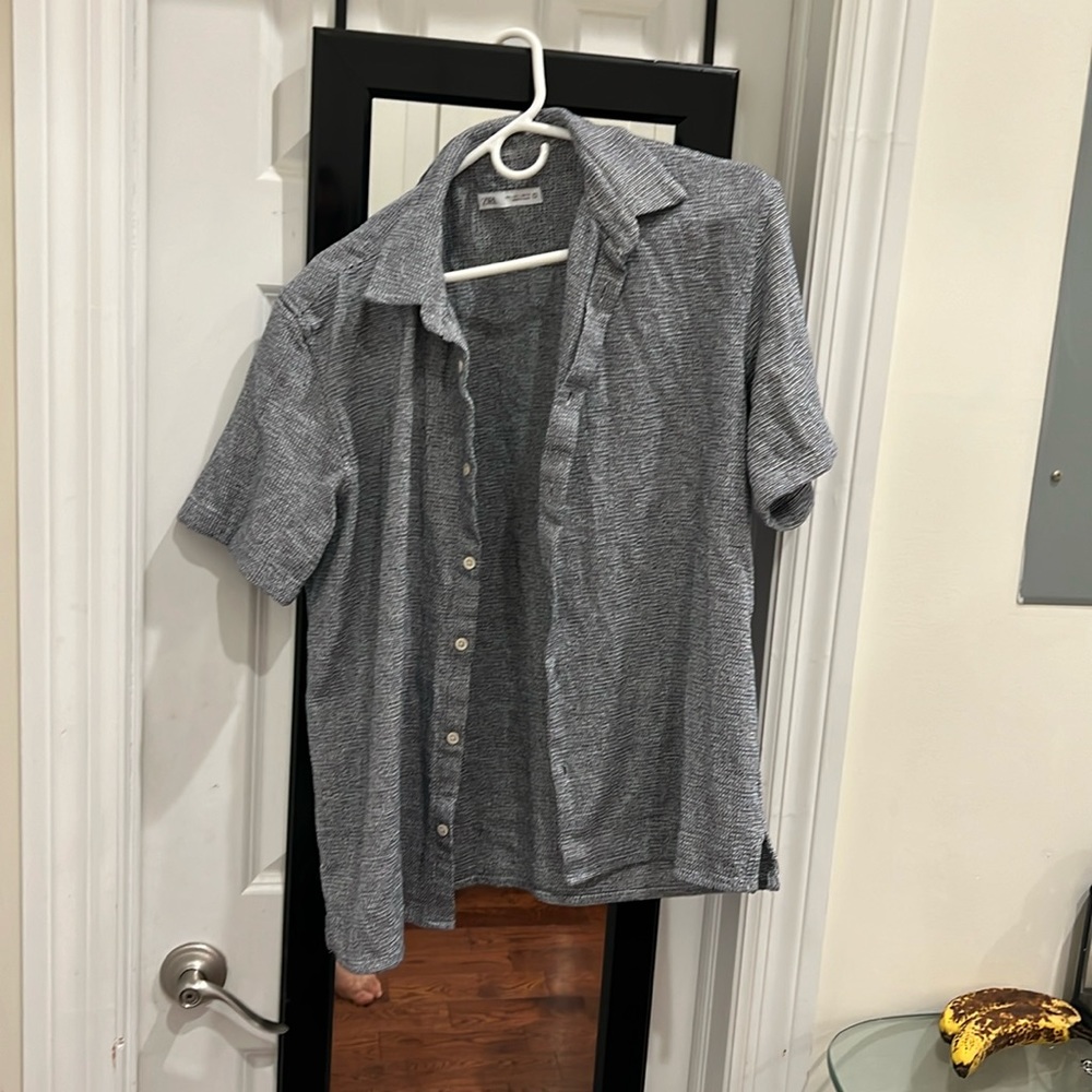 Zara shirt never used it